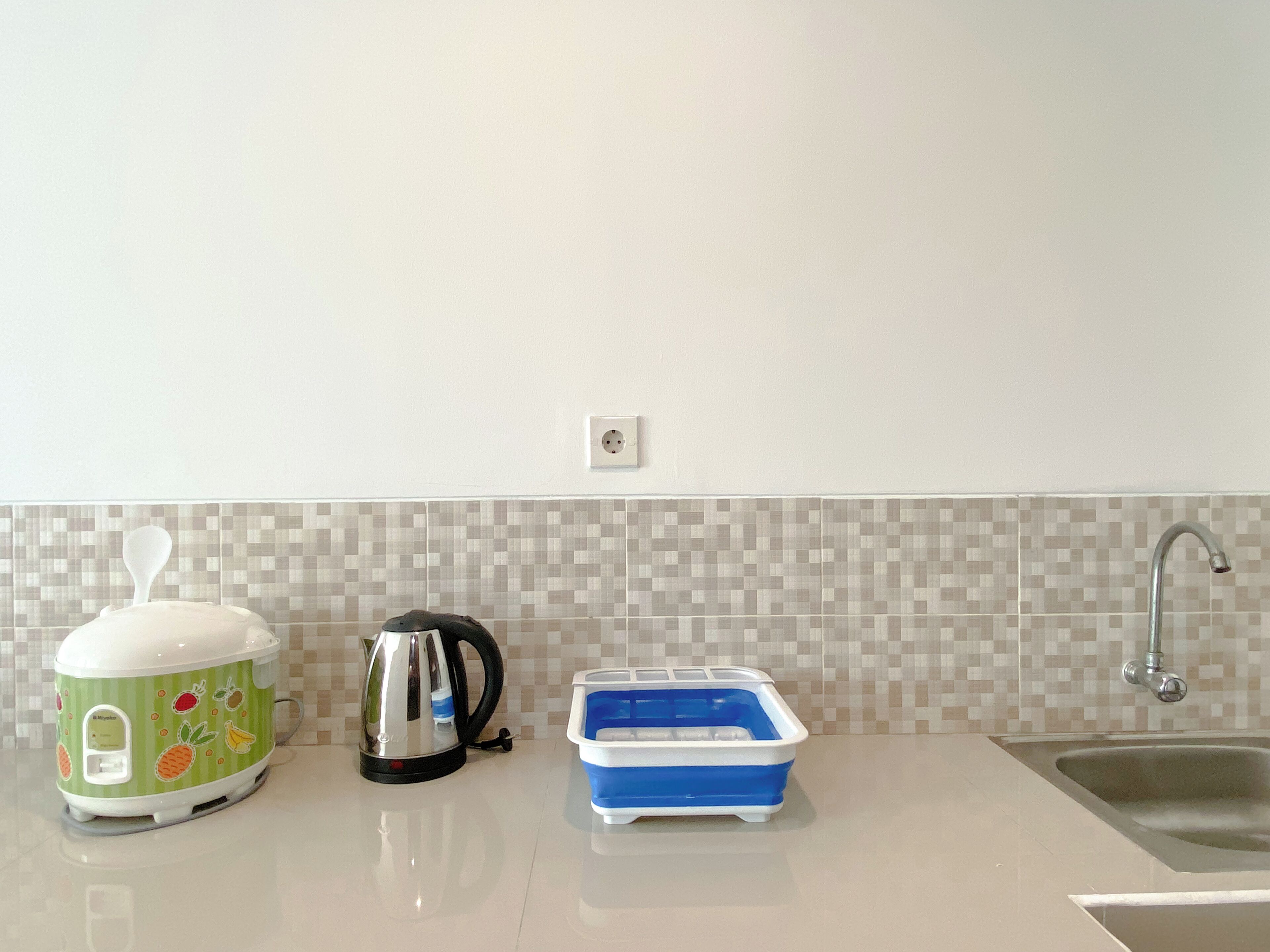 Studio | Private kitchen | Fridge, stovetop, electric kettle