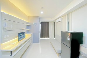 Living area - Brand New And Modern 2Br At Daan Mogot City Apartment (Jakarta)