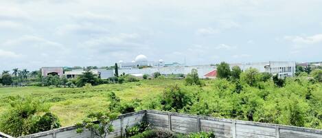 Hồ bơi ngoài trời