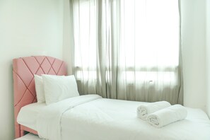 2 bedrooms, iron/ironing board, free WiFi - Modern Look 2Br Apartment At Springhill Terrace Residence (Jakarta)