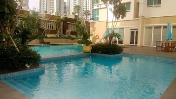 Kolam renang outdoor