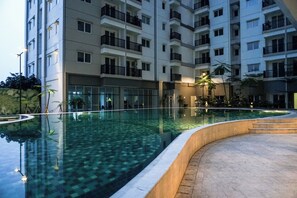 Hồ bơi ngoài trời 
