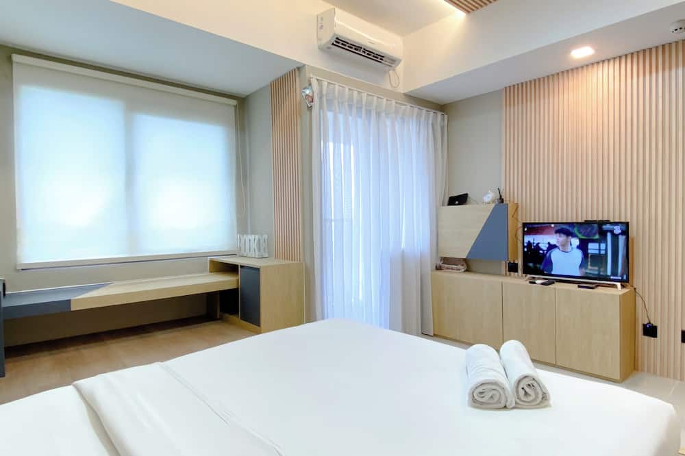 Modern Look Studio at LRT City Jatibening Apartment