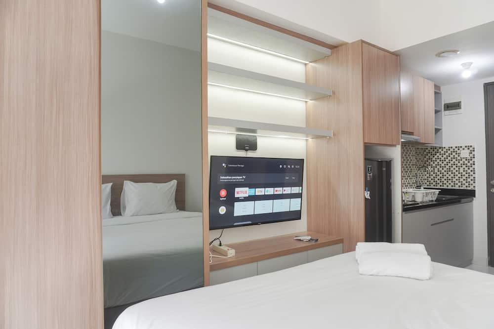 Modern Look And Homey Studio Apartment Amazana Serpong
