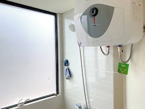 公寓 | 浴室 | 淋浴设施、毛巾