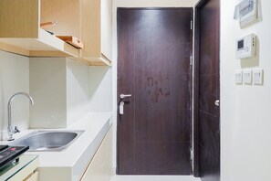 Estúdio | Cozinha privada | Geladeira grande, cooktop, chaleira elétrica