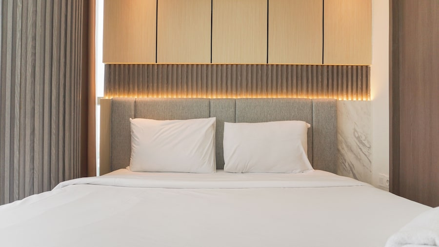 Modern Look And Comfy 2Br Gold Coast Apartment