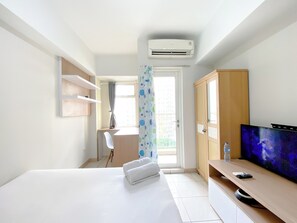 Studio - Homey And Simply Look Studio Springlake Summarecon Bekasi Apartment (Bekasi)
