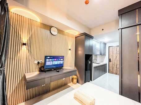 Studio | Living area