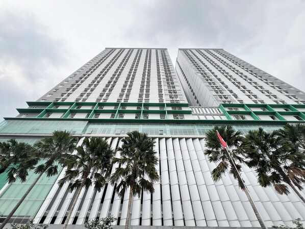 Exterior - Simple And Comfortable Living Studio At Bale Hinggil Apartment (Surabaya)