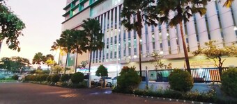 Simple And Comfortable Living Studio At Bale Hinggil Apartment