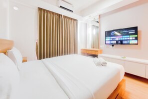 Room - Spacious And Homey Living 3Br At Sky House Bsd Apartment (Pagedangan)