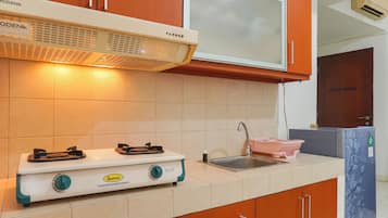 Apartment | Eigene Küche | Großer Kühlschrank, Herdplatte, Wasserkocher