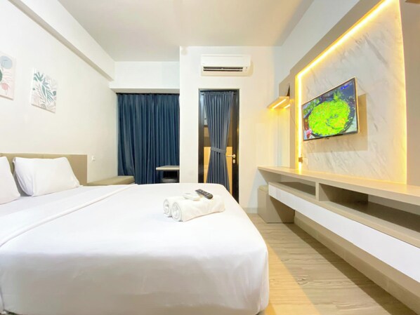 Studio | Free WiFi - Good Choice And Homey Studio At The Alton Apartment (Semarang)