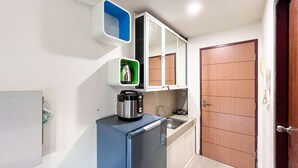 Studio | Cuisine privée | Grand réfrigérateur, plaque de cuisson, bouilloire électrique
