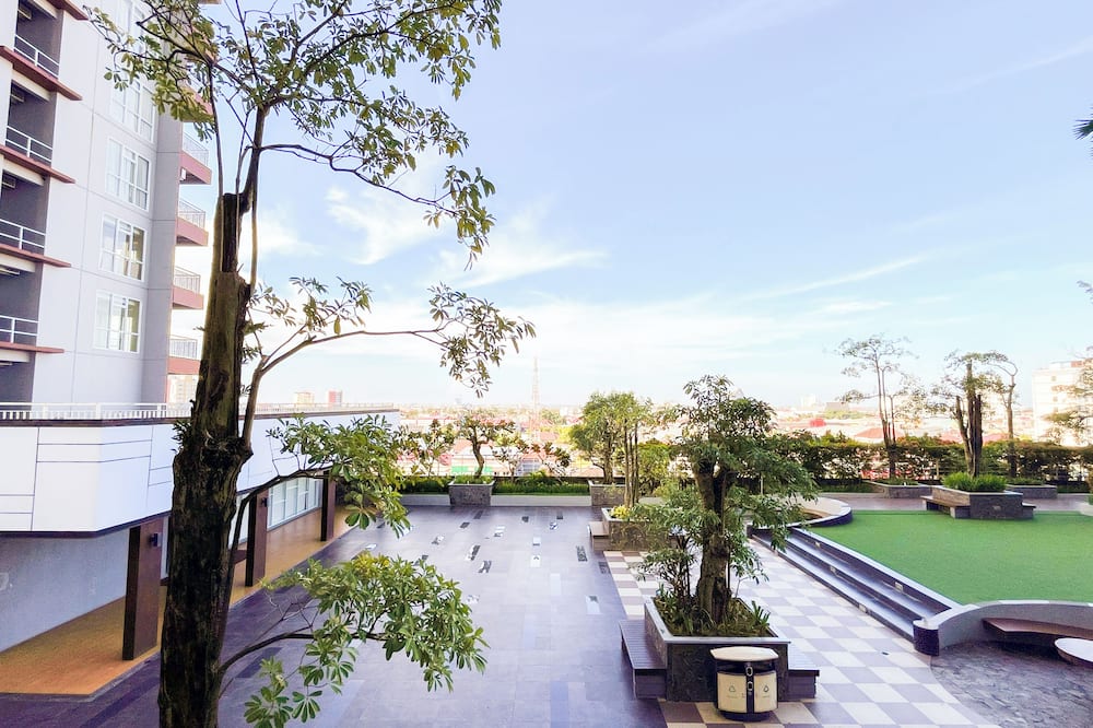 Simply Design Studio Apartment At Vida View Makassar