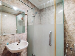 公寓 | 浴室 | 淋浴設備、毛巾