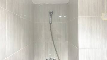 Apartment | Bathroom | Shower, towels