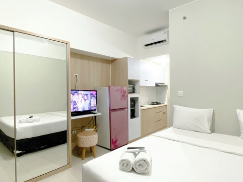 Good Choice And Comfy Studio Springlake Summarecon Bekasi Apartment