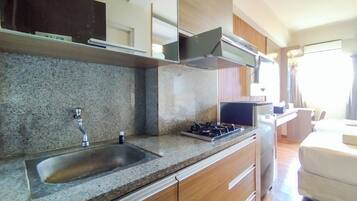 Studio | Dapur pribadi | Lemari es besar dan kompor