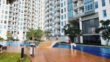 Kolam renang outdoor