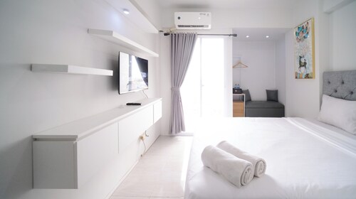 Well Furnished And Homey Studio (No Kitchen) Apartment At Suncity Residence
