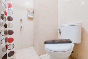 Monolocale | Bagno | Doccia, asciugamani