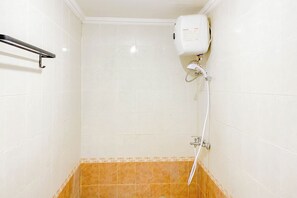 Monolocale | Bagno | Doccia, asciugamani