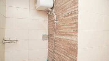 Apartamento | Baño | Ducha y toallas