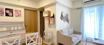 Clean And Homey 2Br At Meikarta Apartment