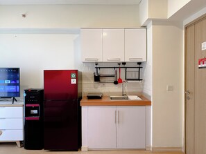 Appartement | Cuisine privée | Grand réfrigérateur, plaque de cuisson, bouilloire électrique
