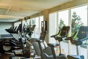 Fitness studio - Comfort And Modern Look Studio Menteng Park Apartment (Jakarta)