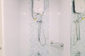 สตูดิโอ | ห้องน้ำ | ฝักบัว, ผ้าเช็ดตัว, สบู่, ยาสระผม