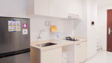Apartment | Private kitchen | Fridge, stovetop, electric kettle, rice cooker