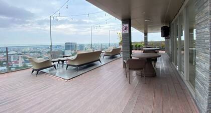 Good Homey Studio Apartment At Warhol (W/R) Residences