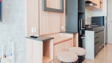 Studio | Private kitchen | Fridge, stovetop, rice cooker