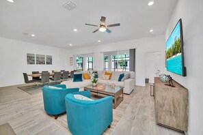 Smart TV y futbolito 