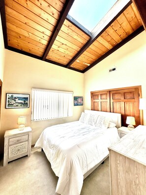 3 chambres, fer et planche à repasser, Wi-Fi gratuit, draps fournis