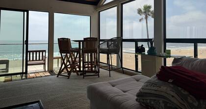 Manhattan Beach Strand penthouse