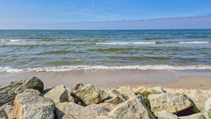 Nær stranden og fisking