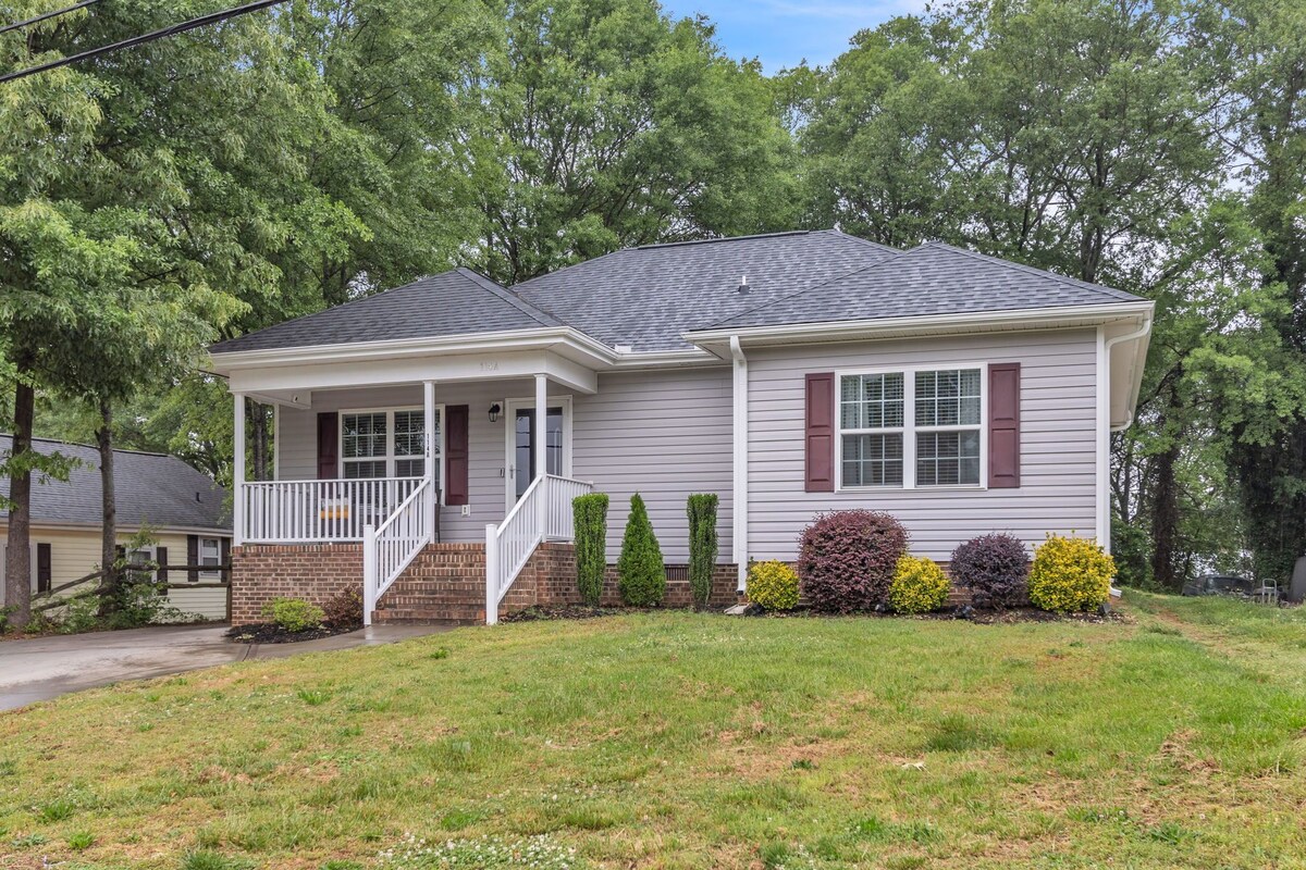 Photo 6 of 3BR - Pet-Friendly & Close to Downtown Greer