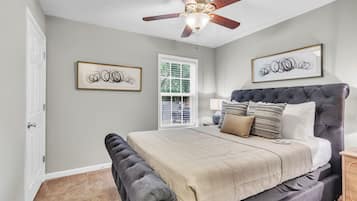 3 makuuhuonetta, työpöytä, silitysrauta/-lauta, Wi-Fi