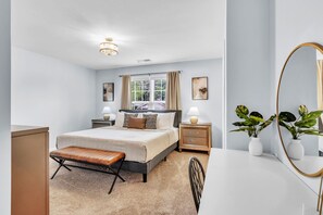 3 bedrooms, desk, iron/ironing board, WiFi