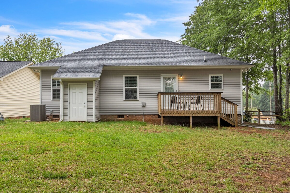 Photo 36 of 3BR - Pet-Friendly & Close to Downtown Greer