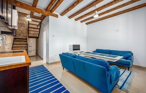 Smart TV - Awesome home in Koromacno (Koromacno)