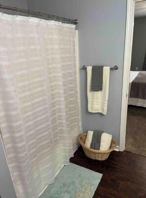 2 bedrooms - Country Living Close to Town (Russellville)