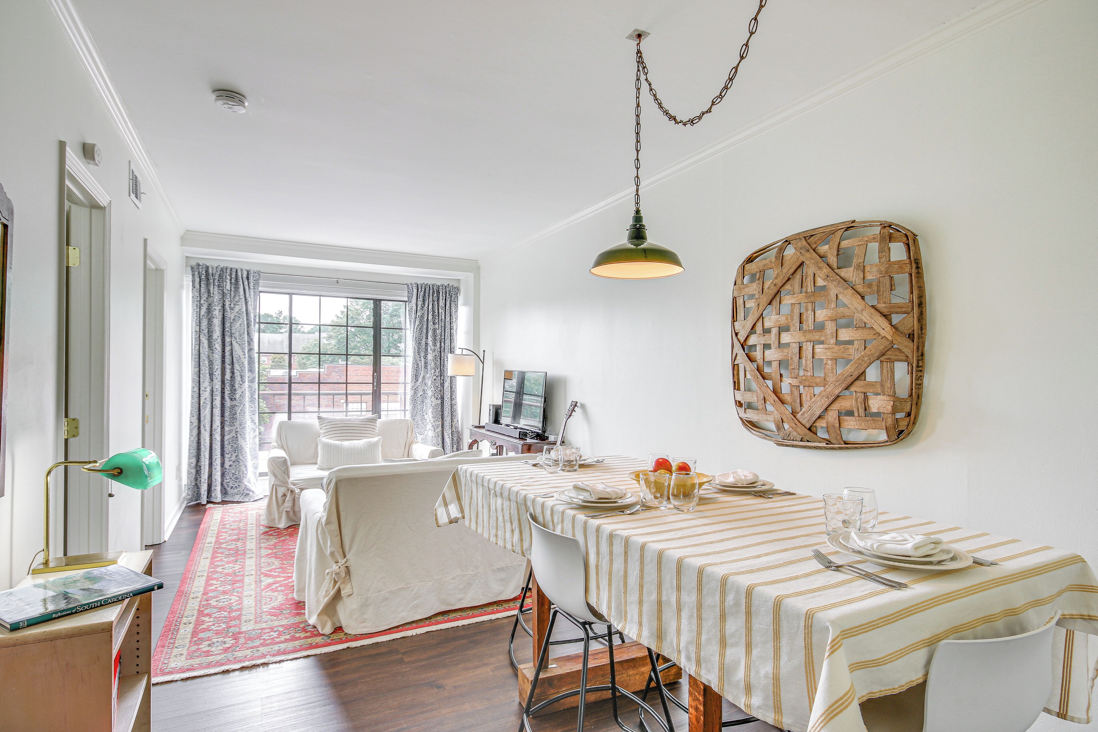 Vibrant Columbia Condo - 3 Blocks to USC Campus!