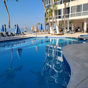 Pool - Estudio en la playa vista al mar y alberca (bucerias)