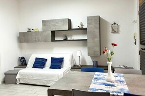 Interior - M395 - Marcelli, three-room apartment on the sea with patio and private beach (Marcelli)