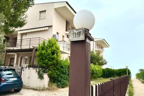 Exterior - M395 - Marcelli, three-room apartment on the sea with patio and private beach (Marcelli)